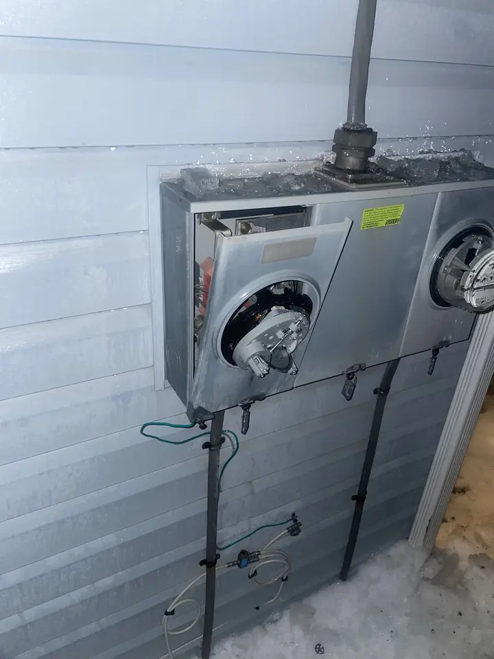 Meter socket and mast replacements, photo 3
