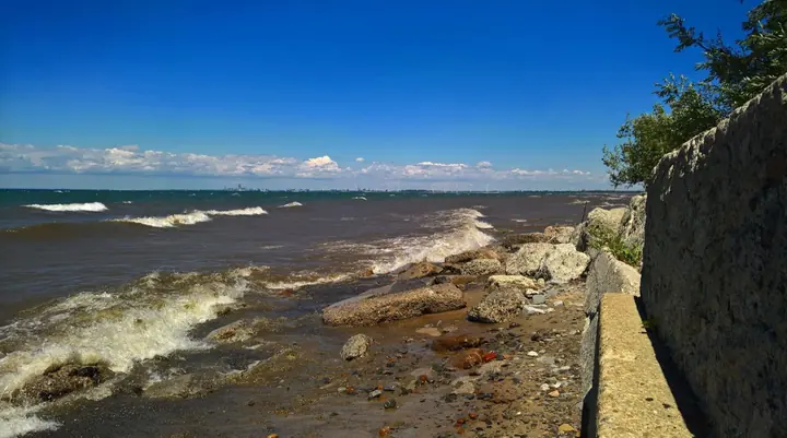 The Lake Erie shoreline along Lake Shore Road